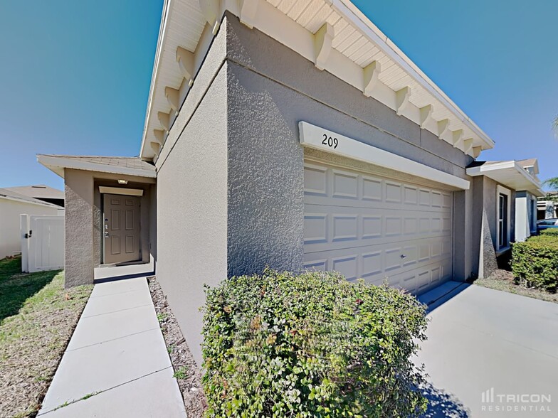 Building Photo - 209 Archcliffe Point Pl
