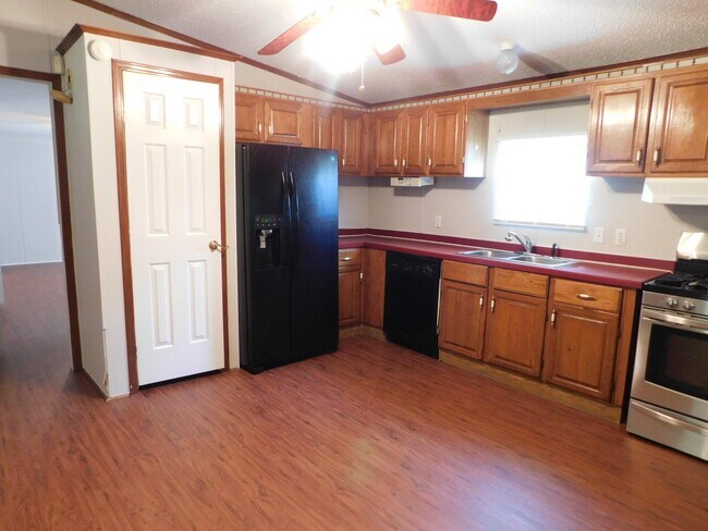 Building Photo - 482 Kelly Springs Rd