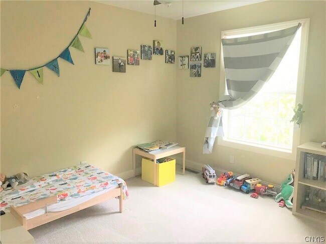 Building Photo - 5065 Yellow Wood Pkwy