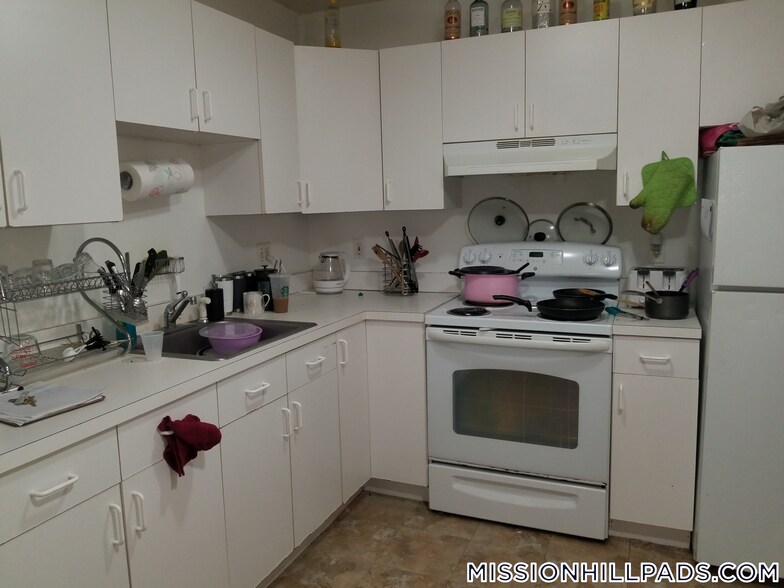 Building Photo - 226 Parker Hill Ave