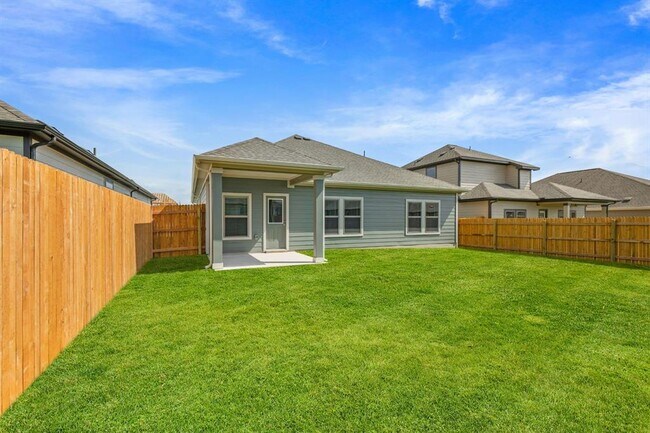 Building Photo - 220 Lazy Lizzy Rd