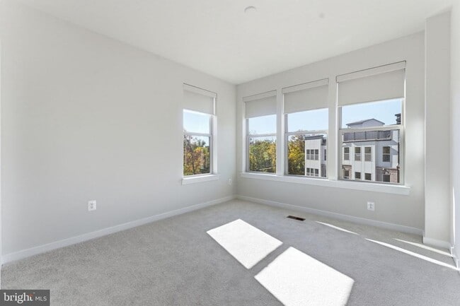 Building Photo - 2490 Connector Aly