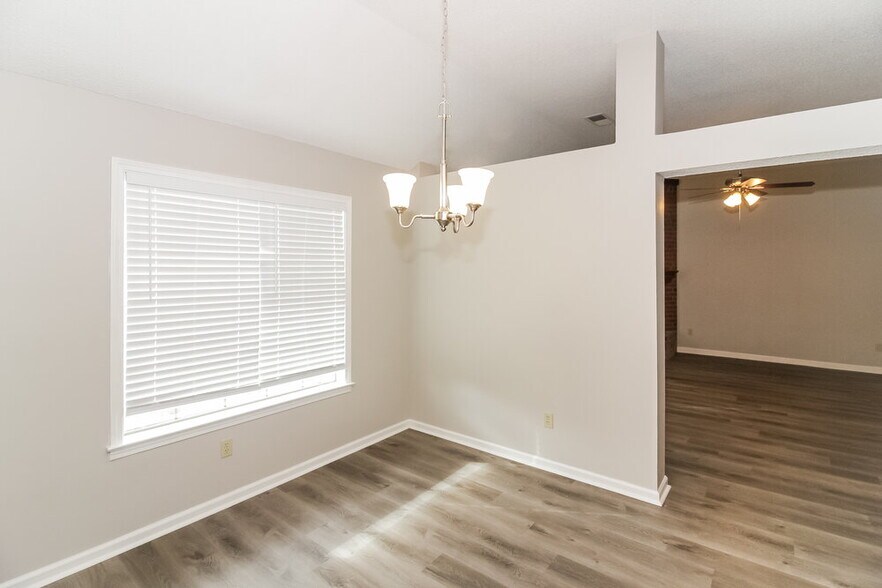 Building Photo - 4371 Bunker Hill Dr