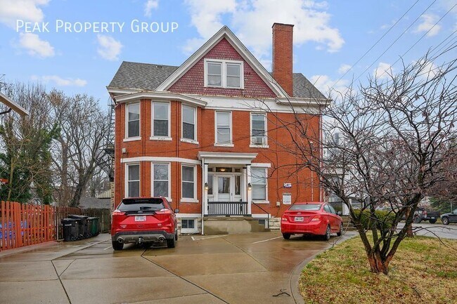 Primary Photo - 2549 University Ct