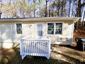 Building Photo - #450 - 108-110 Holly Ct Duplex