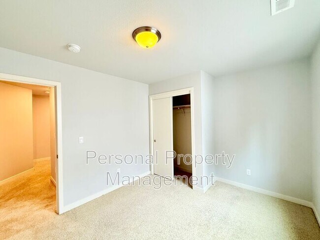 Building Photo - 3541 NE 61st Way