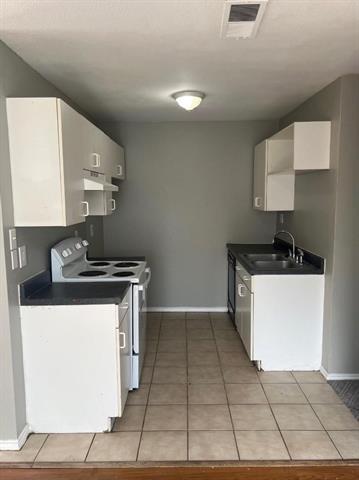 Building Photo - 305 Casie Ct