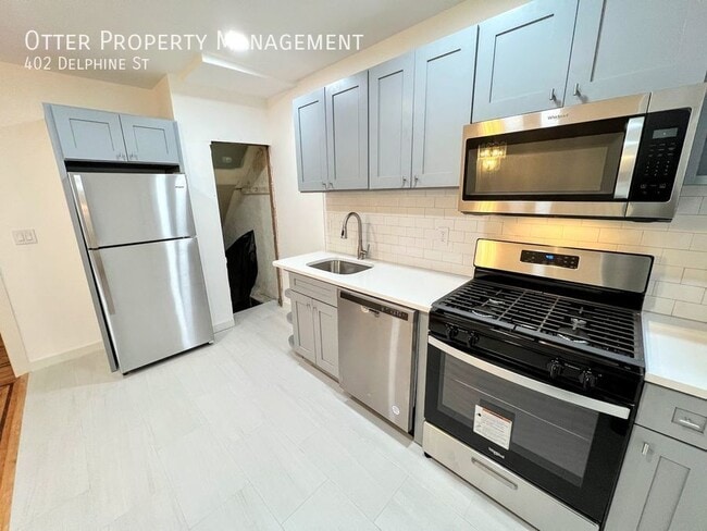 Building Photo - 402 Delphine St