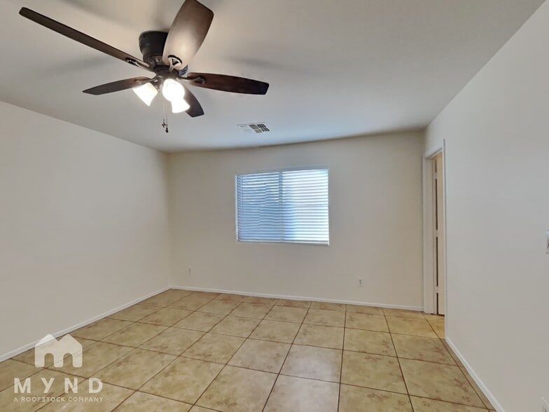 Building Photo - 3110 S 100th Dr