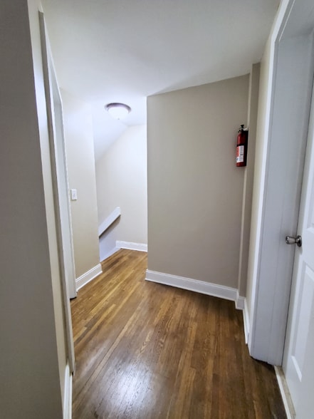 Building Photo - 90 E 8th Ave