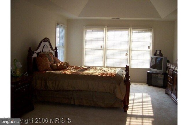 Building Photo - 15520 Tuxedo Ln