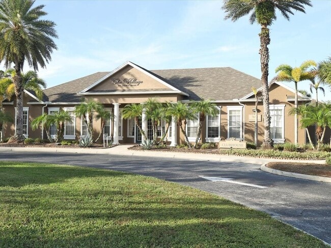 Building Photo - 8933 Manor Loop