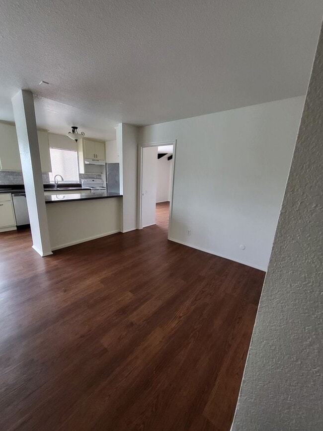 Building Photo - Affordable and  Pet Friendly
