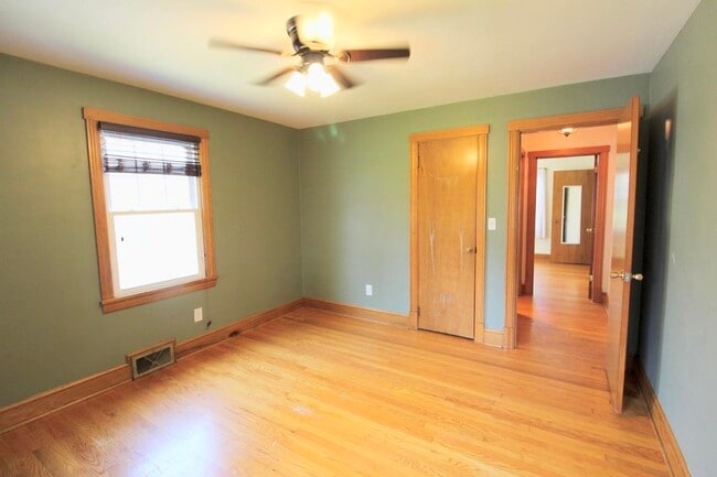 Building Photo - 103 Dinkel Ave