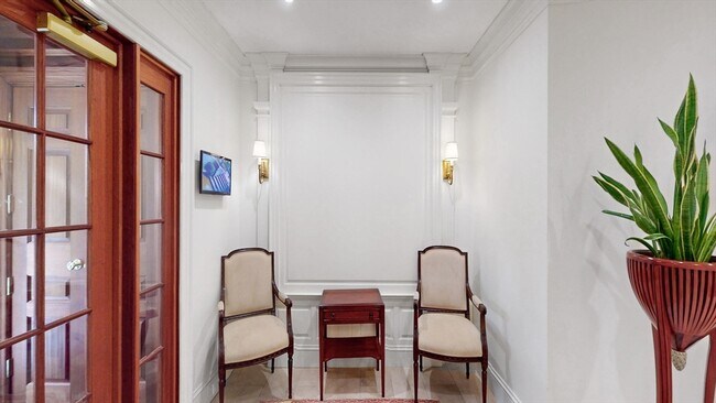 Building Photo - 404 Beacon St