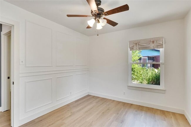 Building Photo - 2102 Bristol Dr