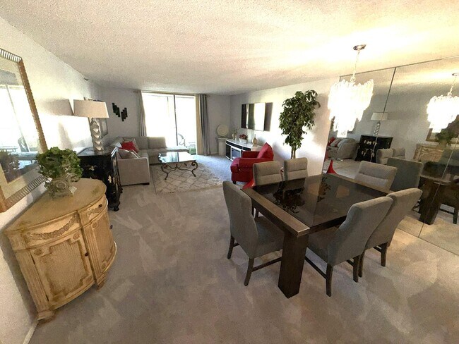 Building Photo - 2788 Tennis Club Dr