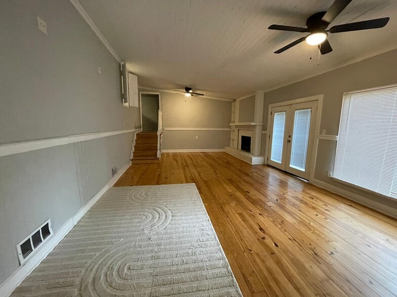 Building Photo - 218 S Park Dr