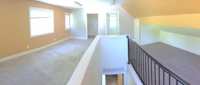 Building Photo - 2303 Main St