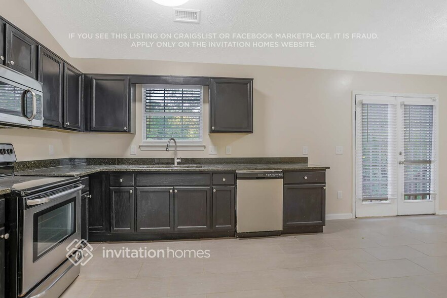 Building Photo - 1350 Stoneleigh Way