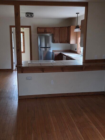 Building Photo - 23 S Main St