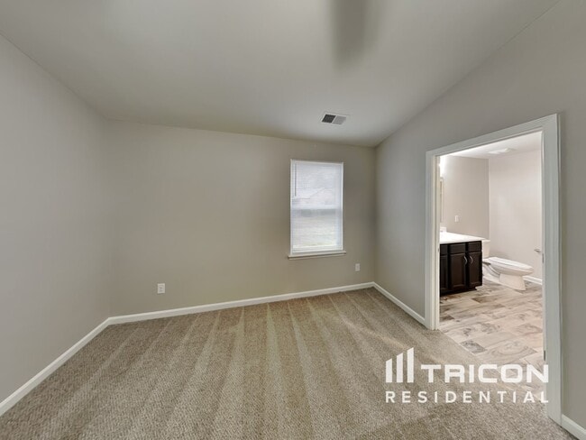 Building Photo - 206 Churchill Dr