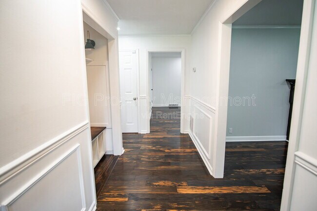 Building Photo - 7205 Canmore Ln NW