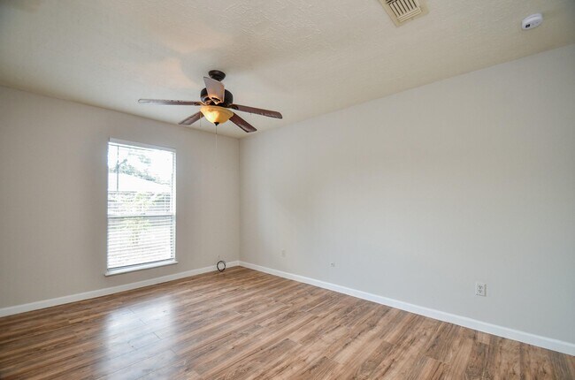 Building Photo - 7623 Kite Hill Dr