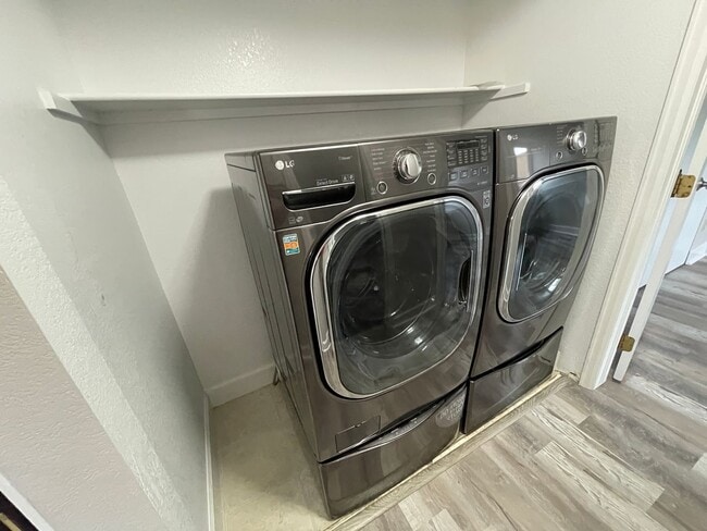 Building Photo - Move-In Ready Highlands Ranch Gem – Recently Updated 3 Bed/3 Bath