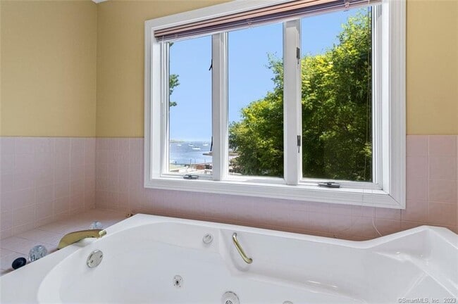 Building Photo - 47 Harbour View Pl