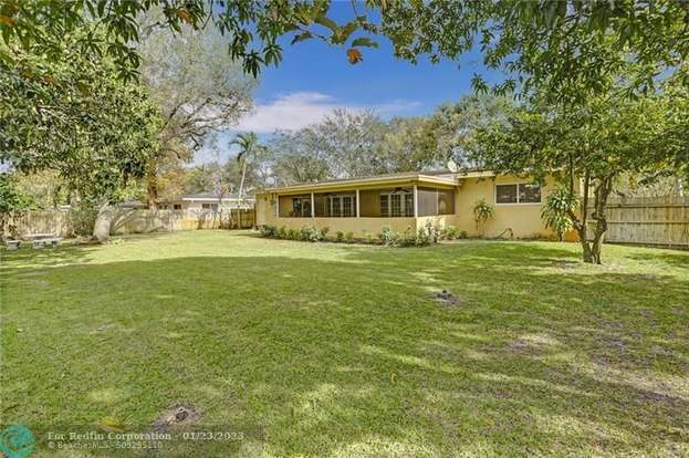 Building Photo - 361 SW 60th Ave