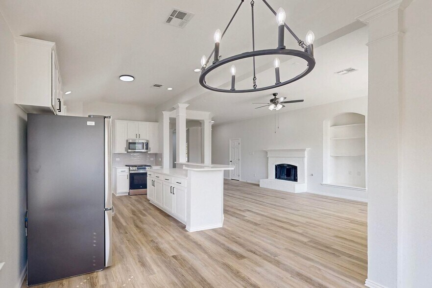 Building Photo - 123 Hackberry Trail