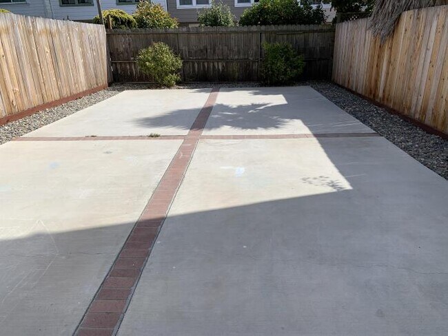Building Photo - 3 bedroom in San Francisco CA 94116