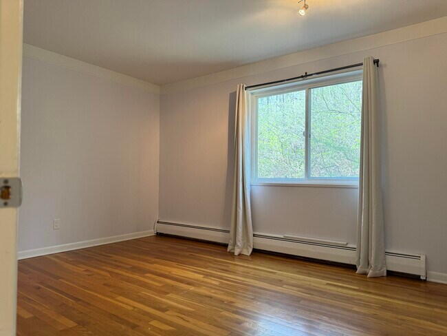 Building Photo - 1249 Island Dr