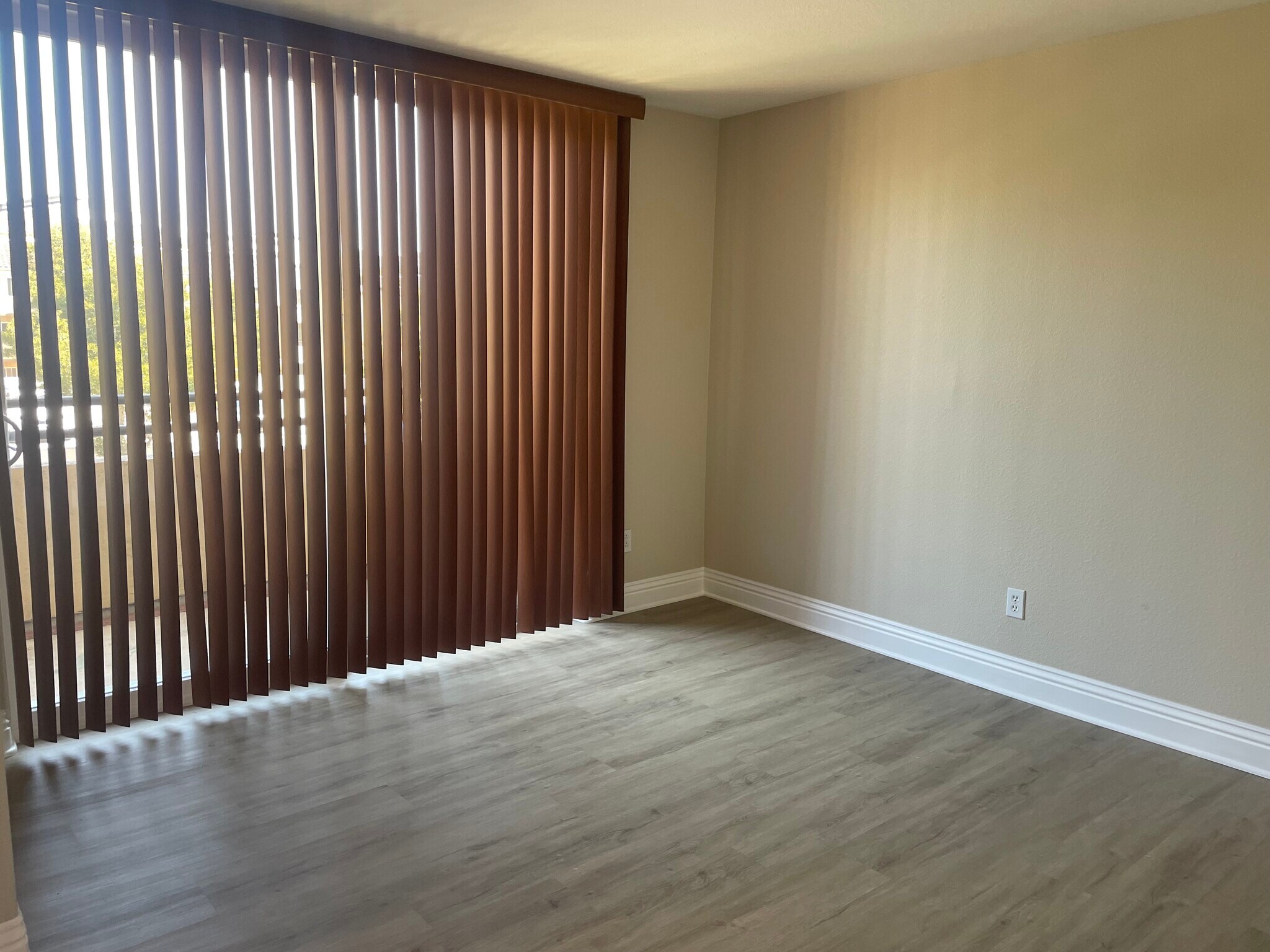 Building Photo - 3969 Nobel Dr