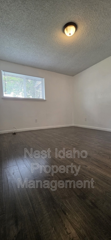Building Photo - 705 White Cloud Dr