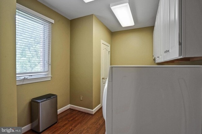 Building Photo - 9864 Walker Glen Ct