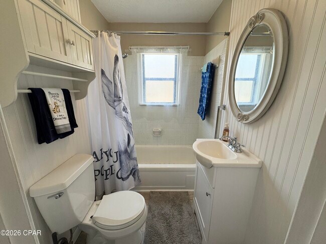 Building Photo - 1416 N Gray Ave