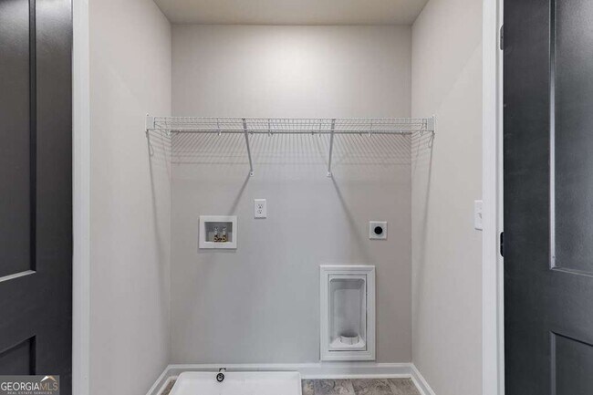 Building Photo - 140 Cedar Pk Wy