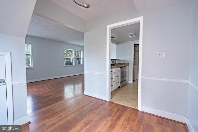 Building Photo - 9570 Hagel Cir