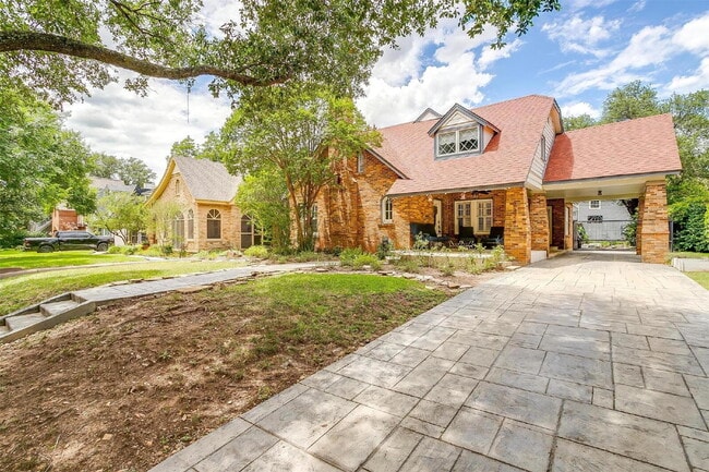 Building Photo - Charming 4 Bed, 2 Bath in Historic Berkele...