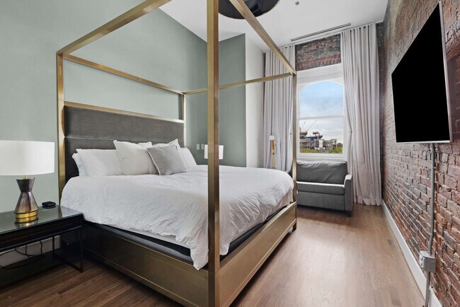 Building Photo - 126 2nd Ave N