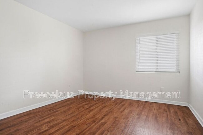 Building Photo - 1535 Apache Dr