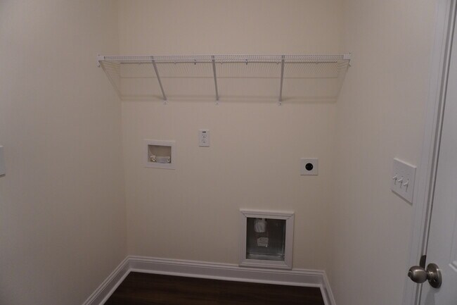 Building Photo - 385 Buhmann Dr