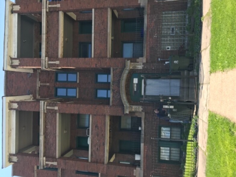 Building Photo - 7116 S Harvard Ave