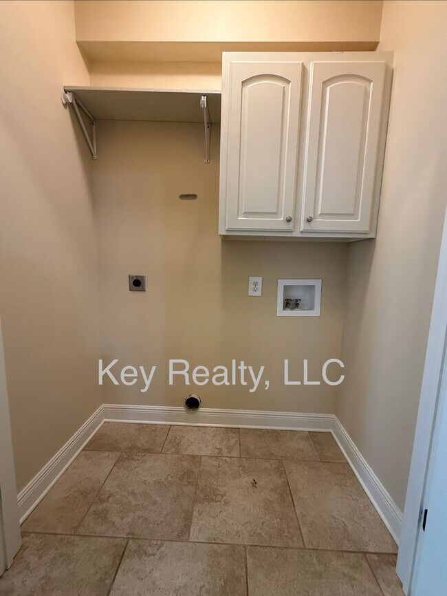 Building Photo - 5229 Rue De Chateau