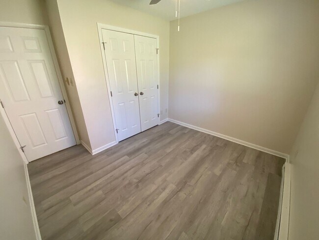 Building Photo - North AVL - Totally renovated 2 bedroom, 1...