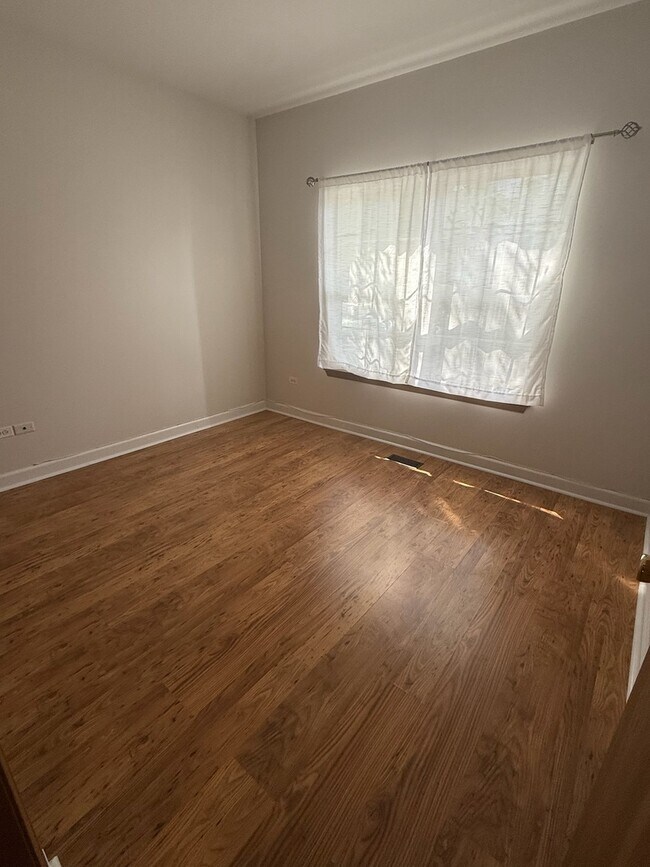 Building Photo - 3317 Stratford Ct