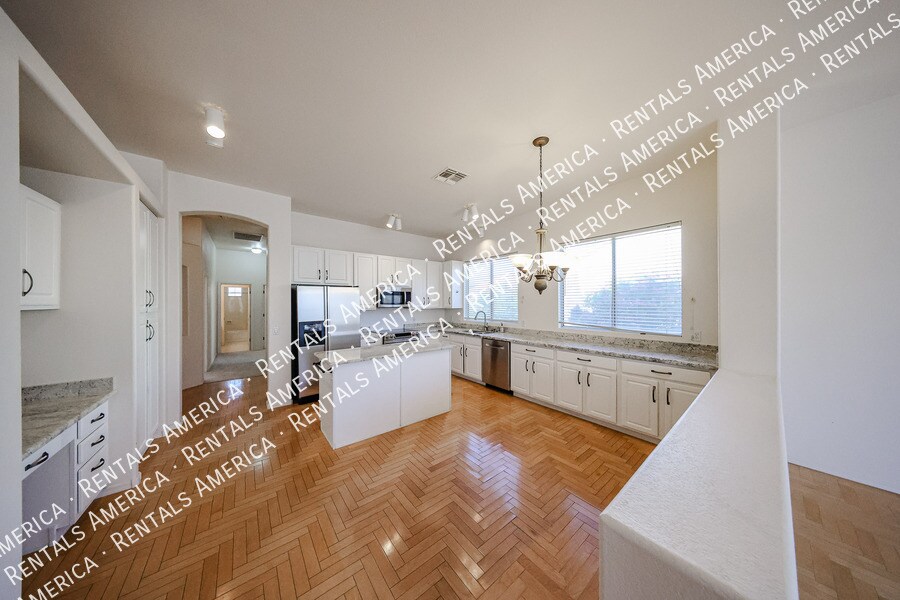 Building Photo - 1711 S 97th St