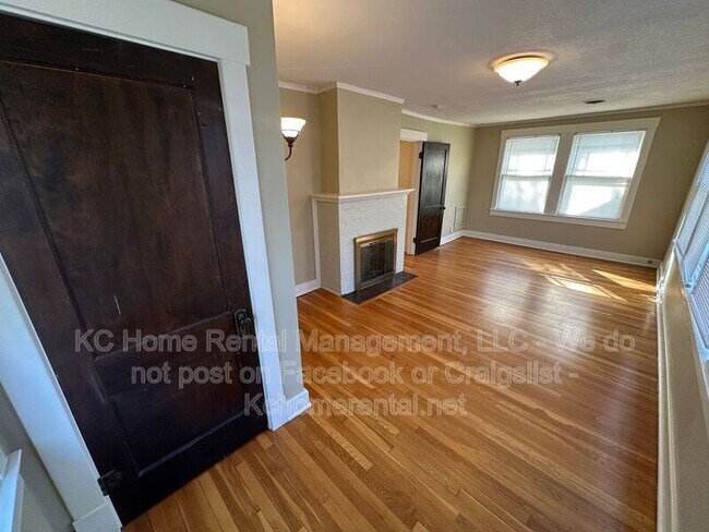 Building Photo - 5119 Grand Ave